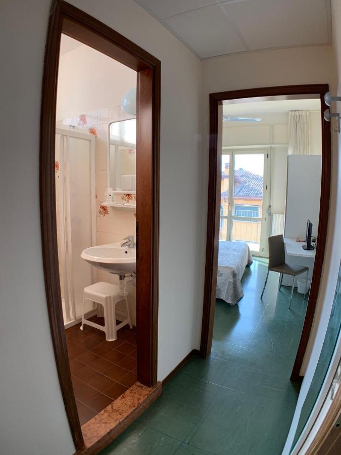Hotel Sorriso Brenzone sul Garda Eksteriør billede