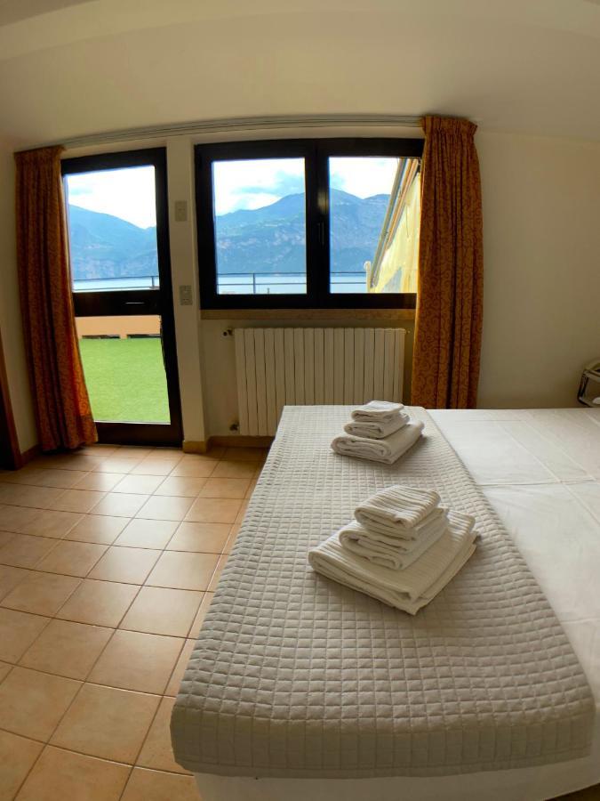 Hotel Sorriso Brenzone sul Garda Eksteriør billede