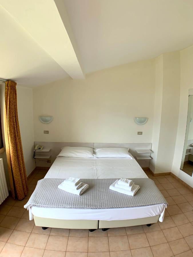 Hotel Sorriso Brenzone sul Garda Eksteriør billede