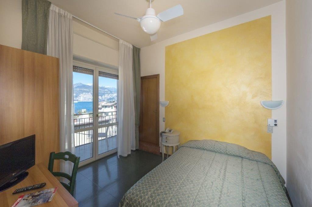 Hotel Sorriso Brenzone sul Garda Eksteriør billede