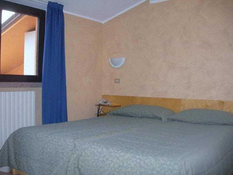 Hotel Sorriso Brenzone sul Garda Eksteriør billede